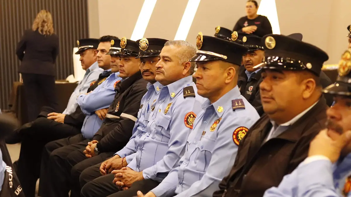Reconocimiento a elementos de Bomberos por parte de la CANACO