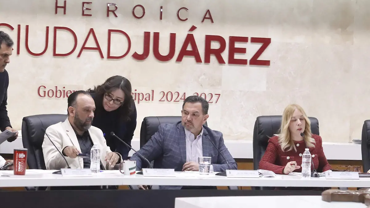 Sesión de Cabildo en la presidencia municipal donde se trataron diferentes temas.