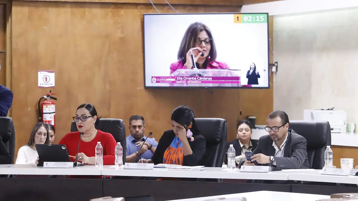 Autorizan el cambio de nombre de calle a favor de Esther Chávez Cano , justo frente a sus instalaciones donde se ubica la A.c. 
