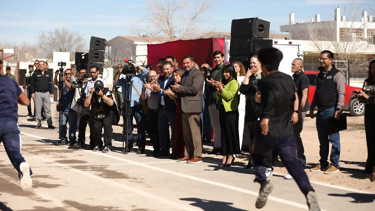 Alcalde entrego obras