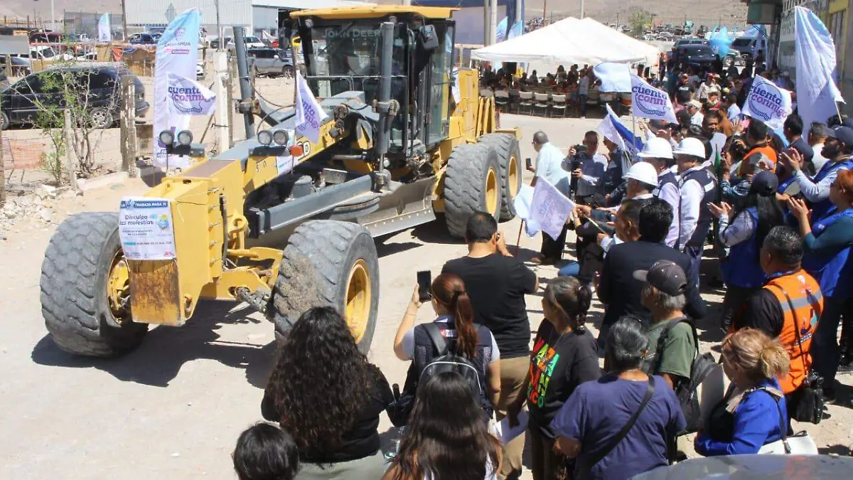 La suprema corte ordena garantizar el agua potable a habitantes de los kilómetros . En la foto evento de apoyos del gobierno en los kilómetros en 2025