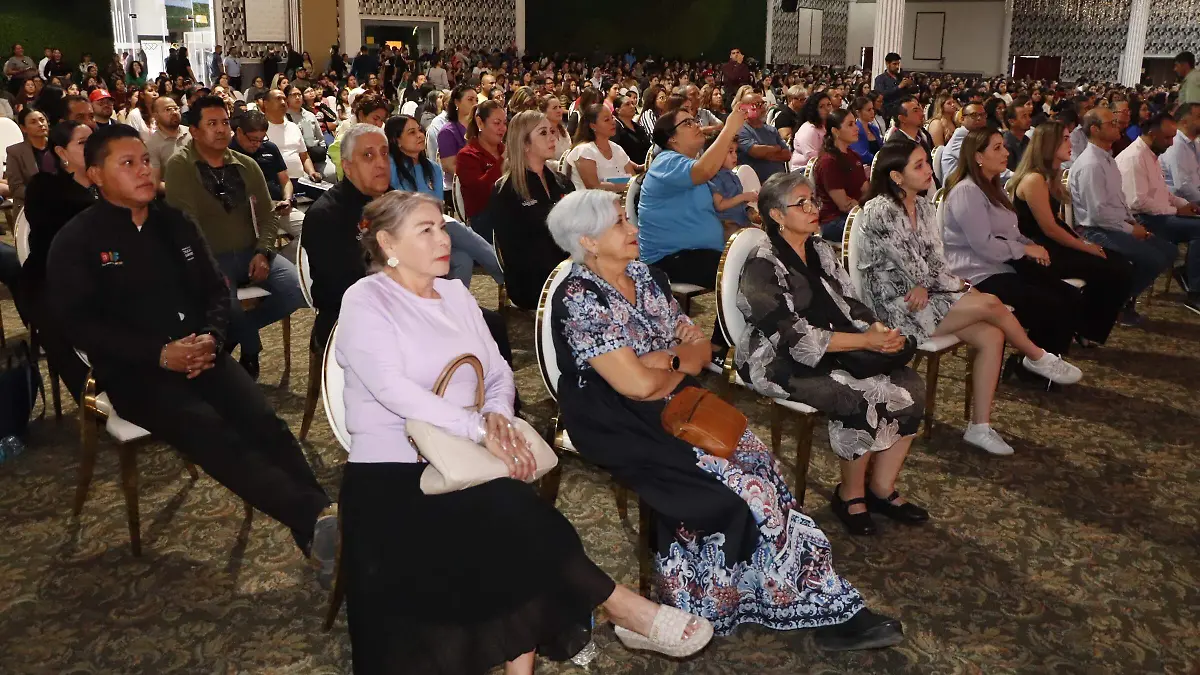 Entregan apoyos económicos para la atención cuidados y desarrollo integral de niños y niñas y adolescentes