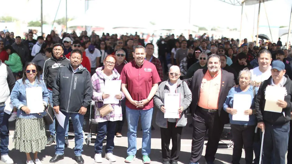 Alcalde con beneficiarios