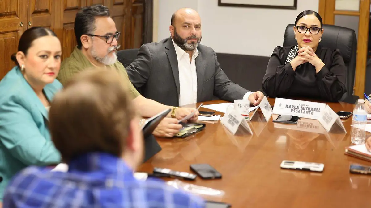 Regidores donación de terrenos