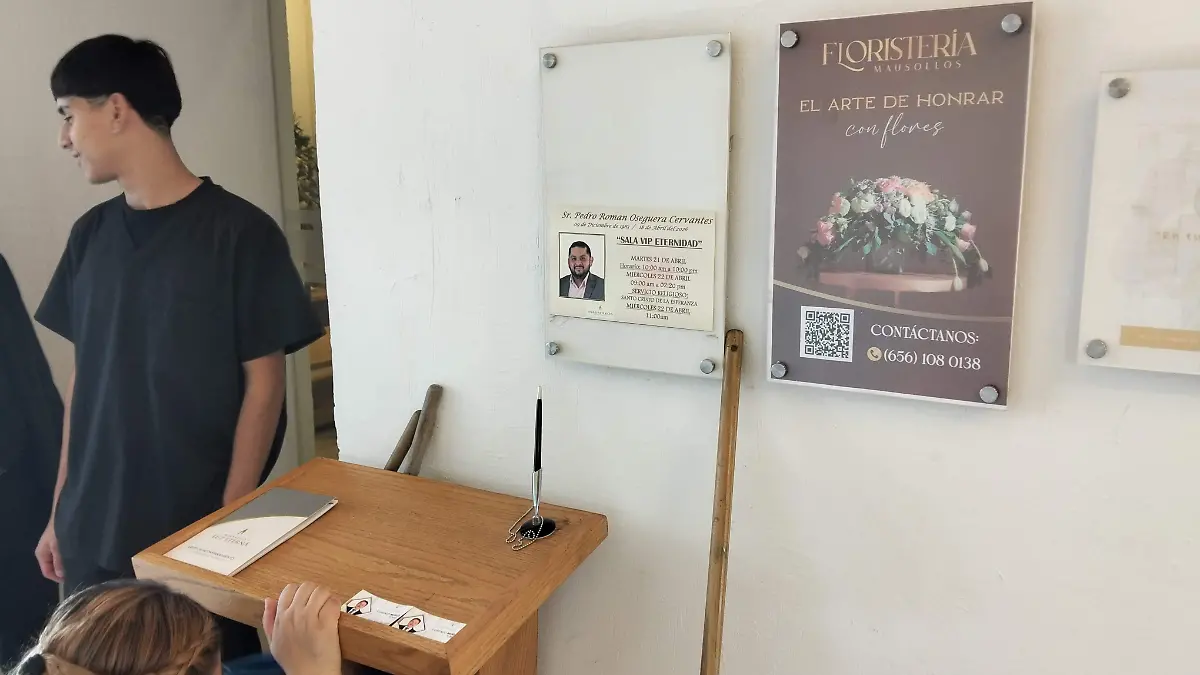 Mausoleos luz eterna , Pedro Román Ozseguera, en la sala VIP .