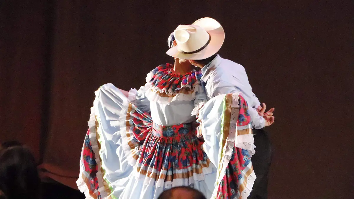 Tercer concurso Nacional de Danza en el Teatro Paso del Norte
