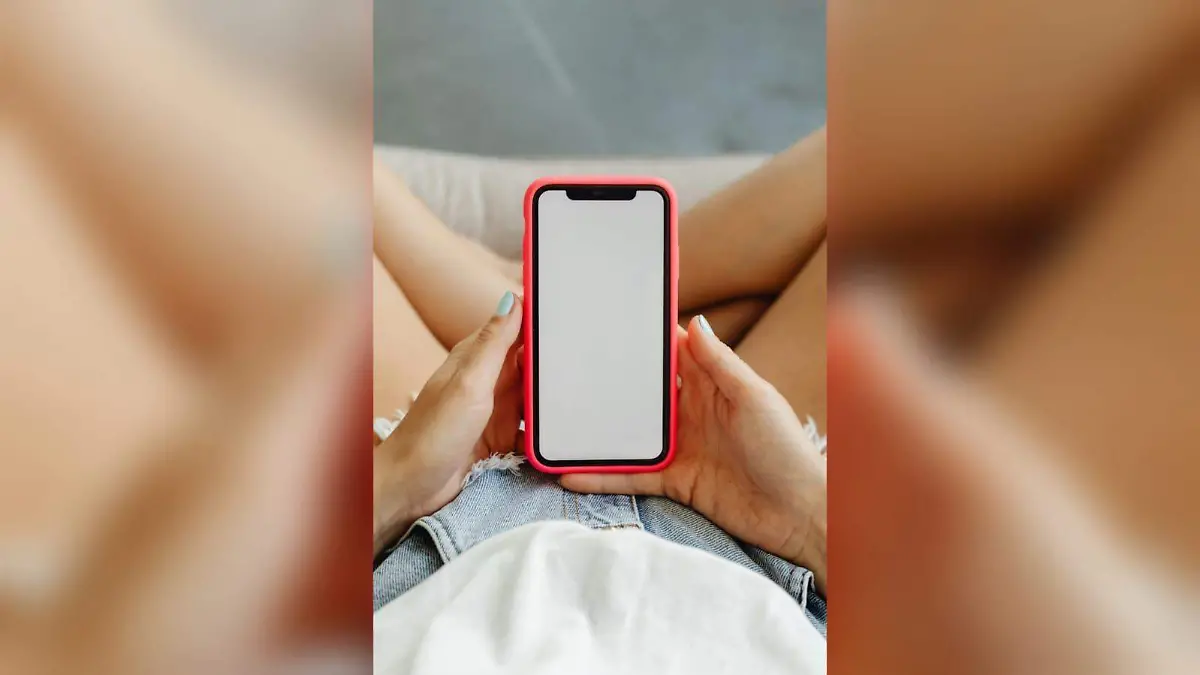 Smartphone pinky