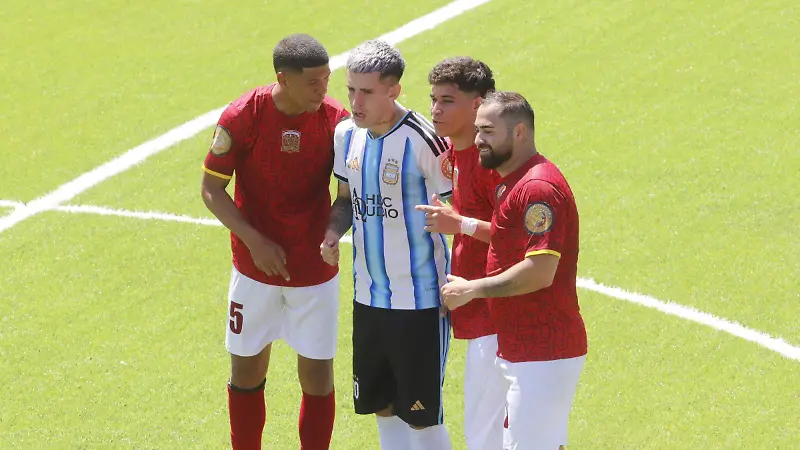 Argentina contra Venezuela, y logra su pase al derrotar a Argentina en el 2 do partido de el día. 