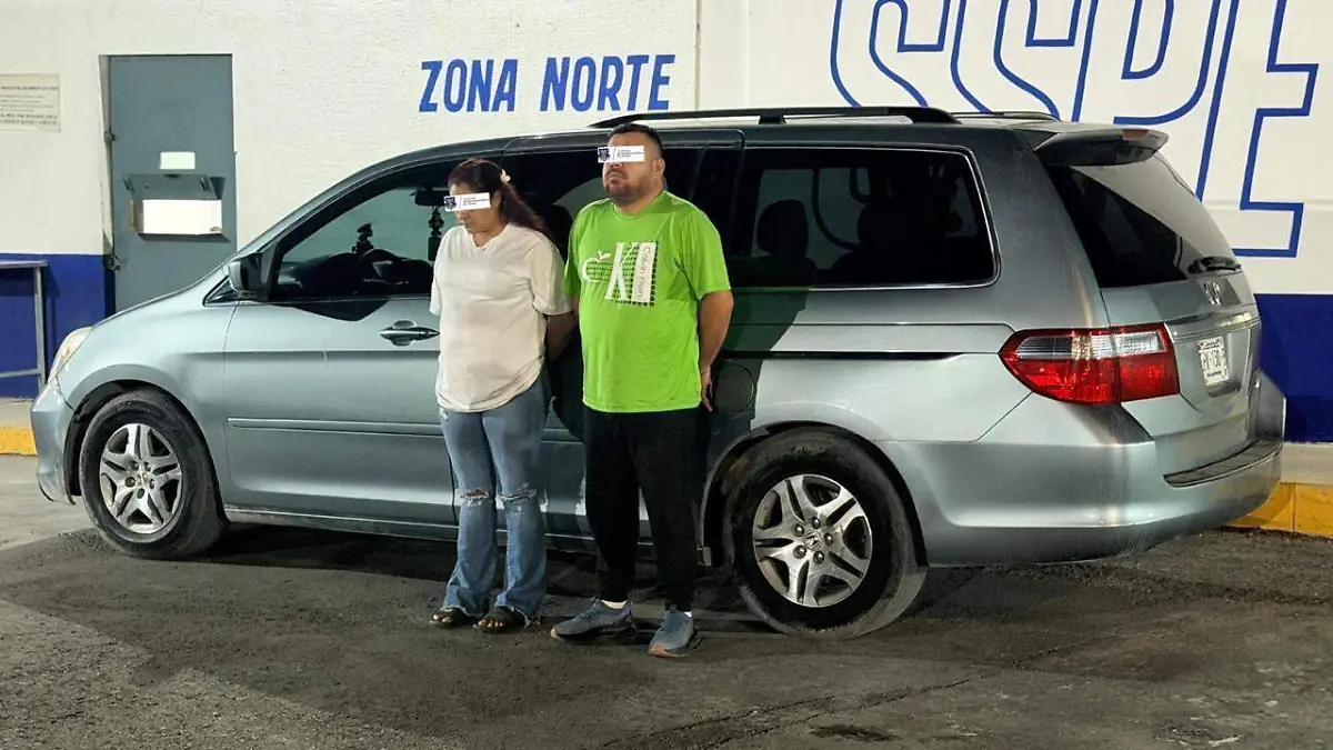 detienen a pareja