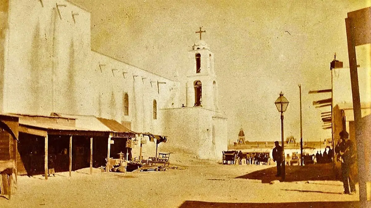 Plaza de los Supremos Poderes 2