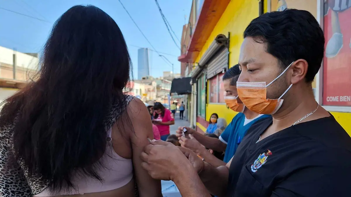 Llevan servicio médico al centro