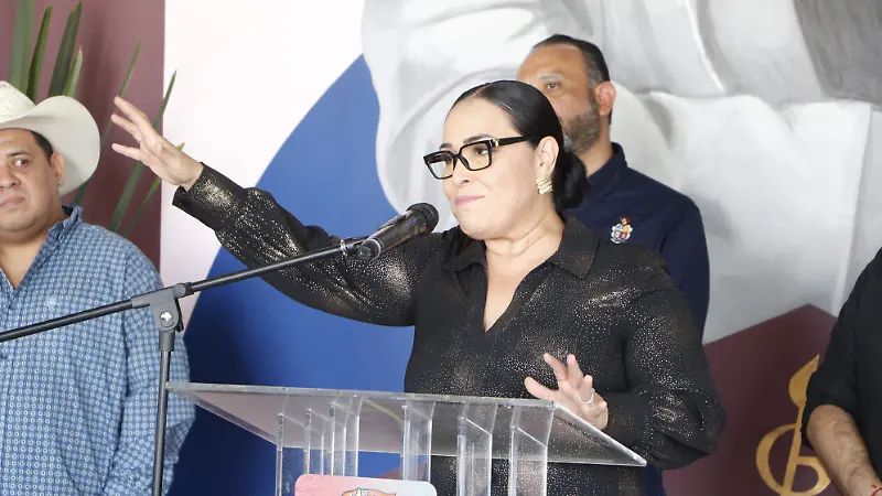 Conferencia de prensa en las instalaciones de el museo Juangabriel.