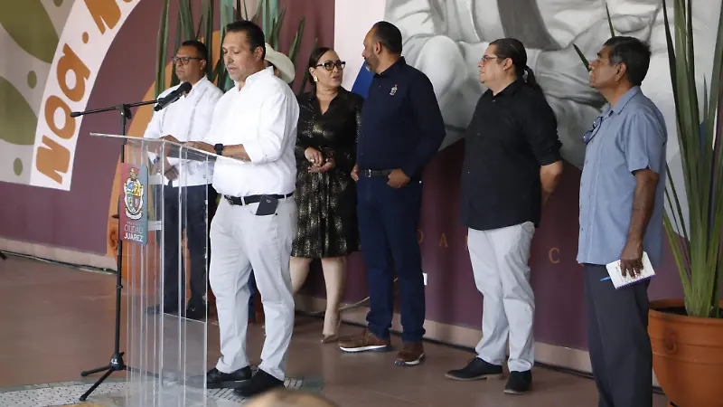 Conferencia de prensa en las instalaciones de el museo Juangabriel