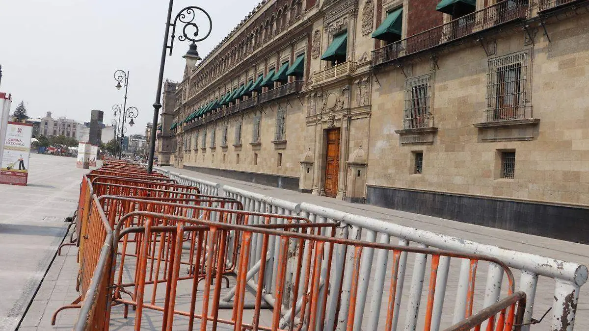 Palacio Nacional-normalistas-Ayotzinapa