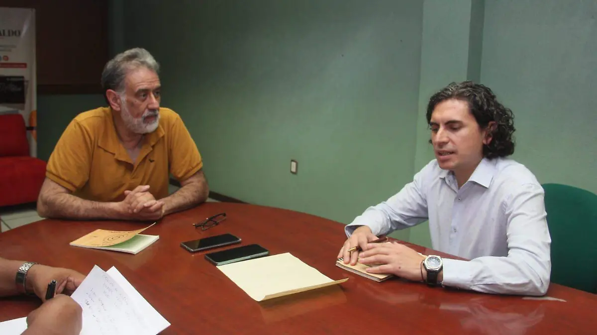 Carlos Velarde presentará libro interactivo Oráculo de  Aforismos