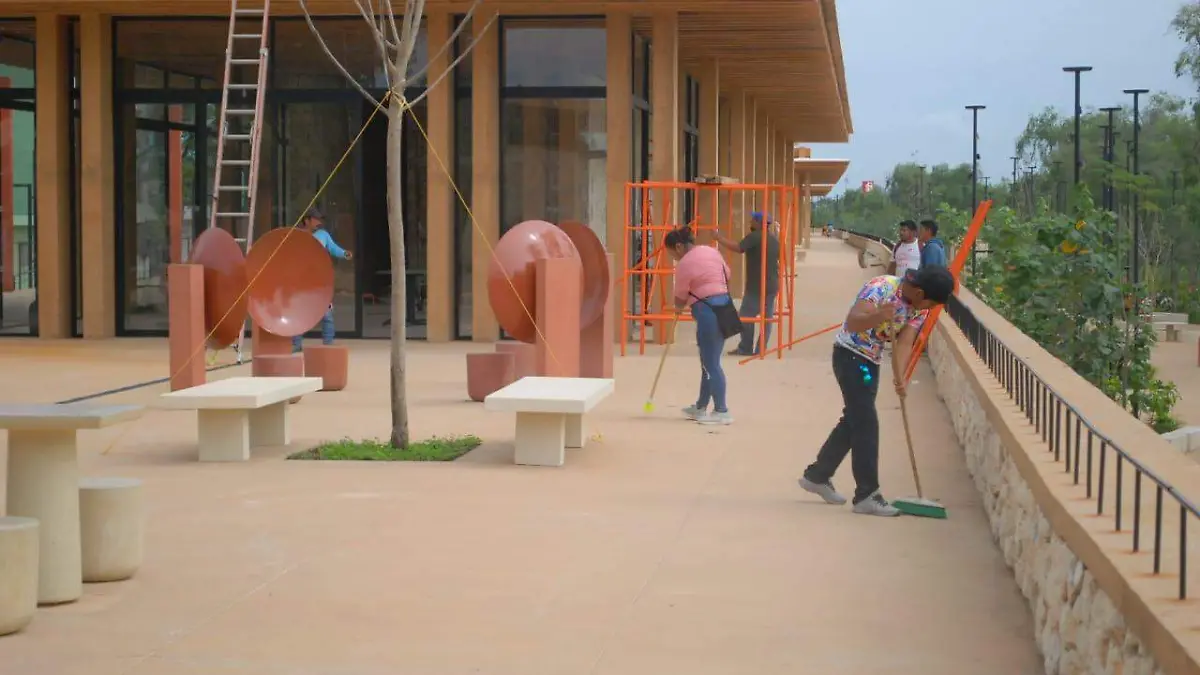 Otra obra a medias: AMLO 