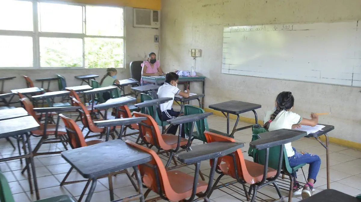 30% de escuelas en Tabasco sólo tienen un maestro