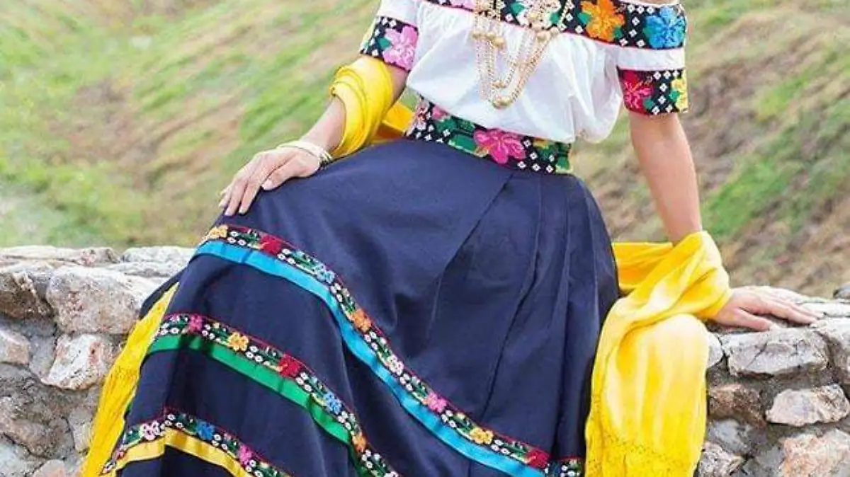 quien hizo el traje regional tabasqueño