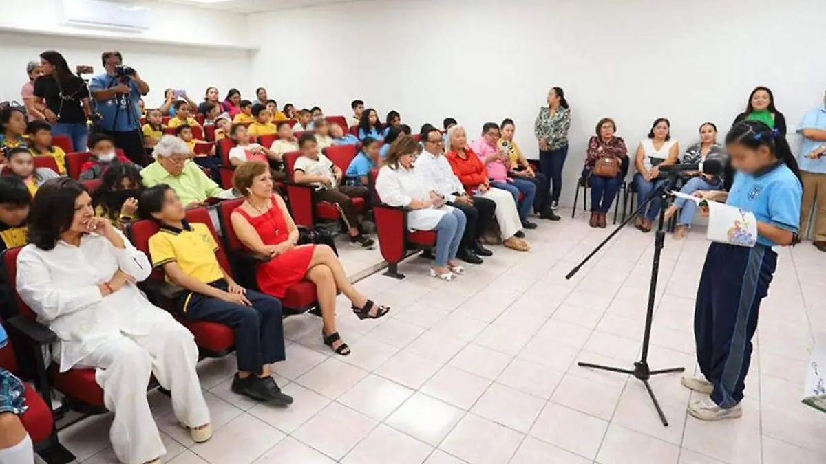 Niños-Leyendo-Libro copia