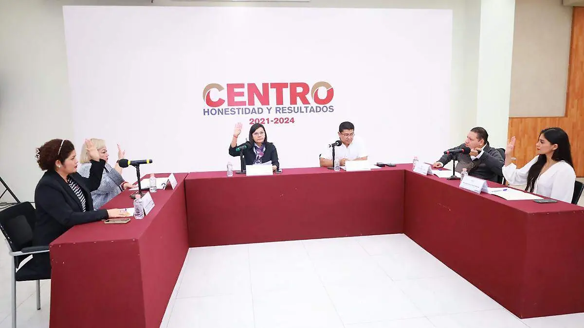 Ayuntamiento-De-Centro-En-Sesión