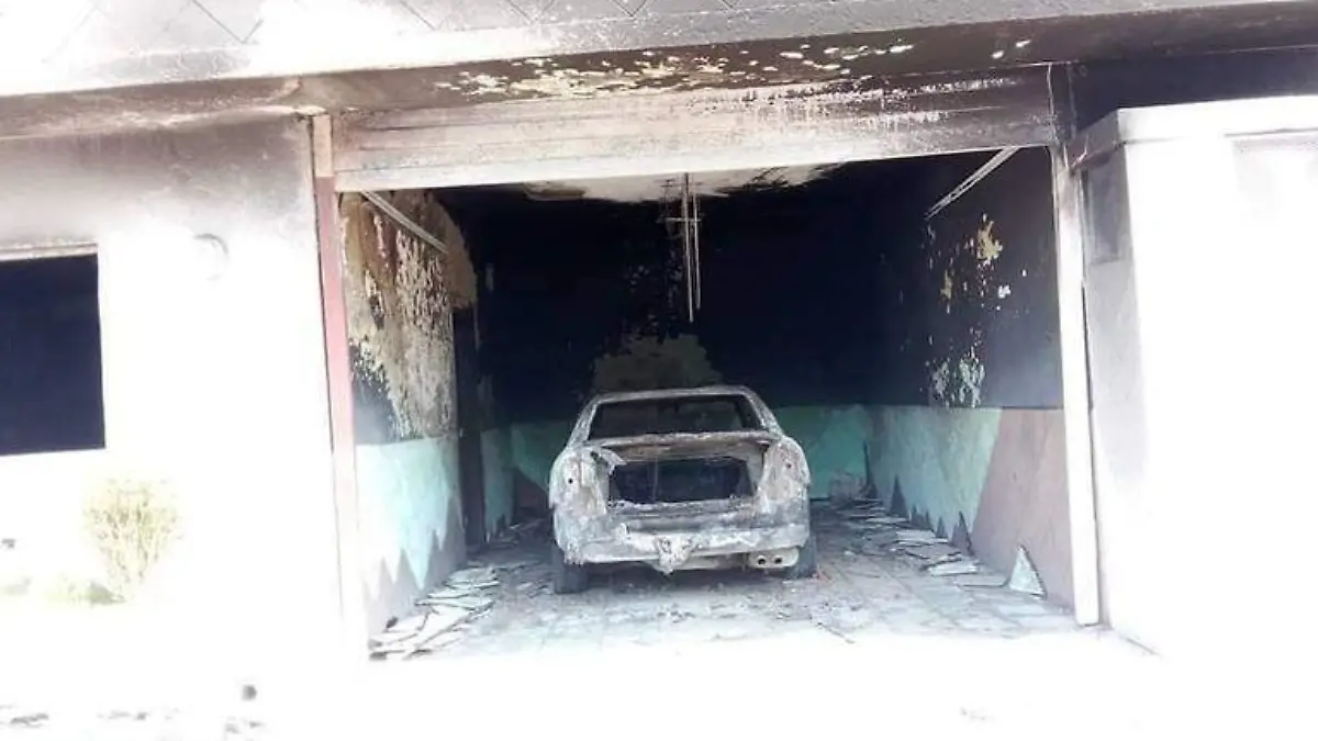 Vehículo incendiado-en Motel