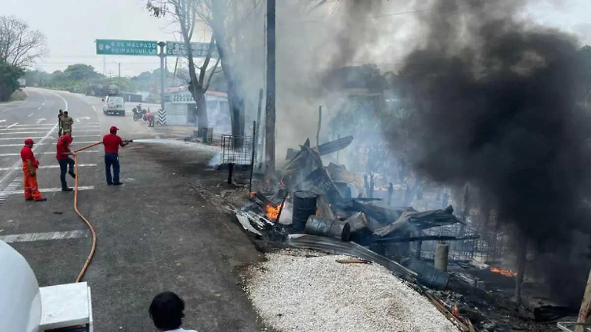 Incendio-En-La-Villahermosa-Cárdenas