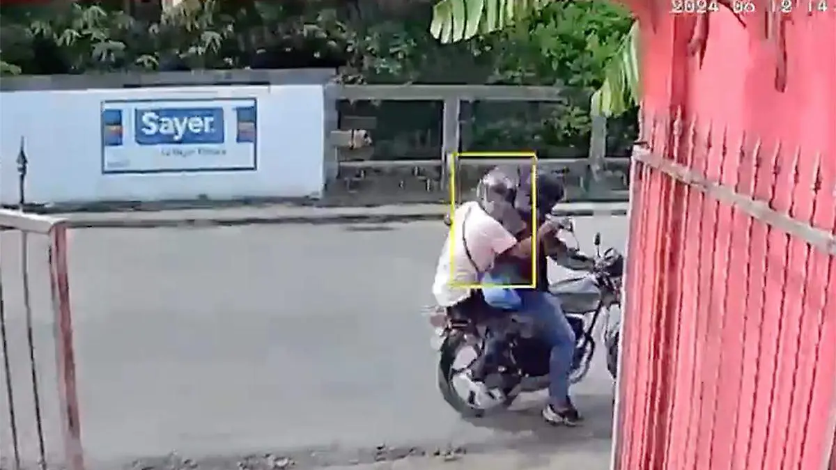Asaltante-Huye-En-Moto