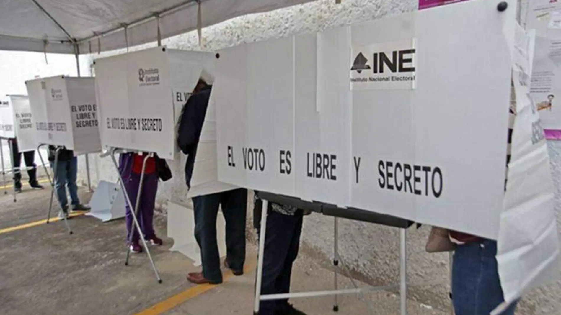 Personas-Votando