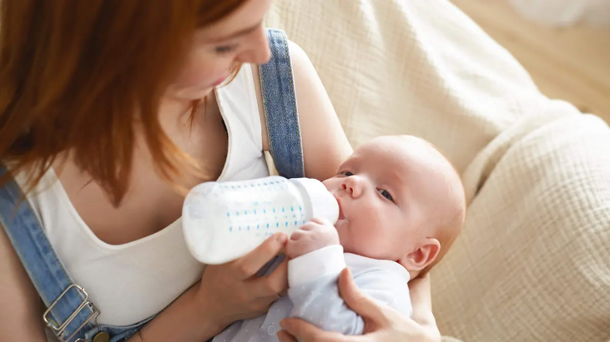 portrait-of-beautiful-mother-with-her-baby