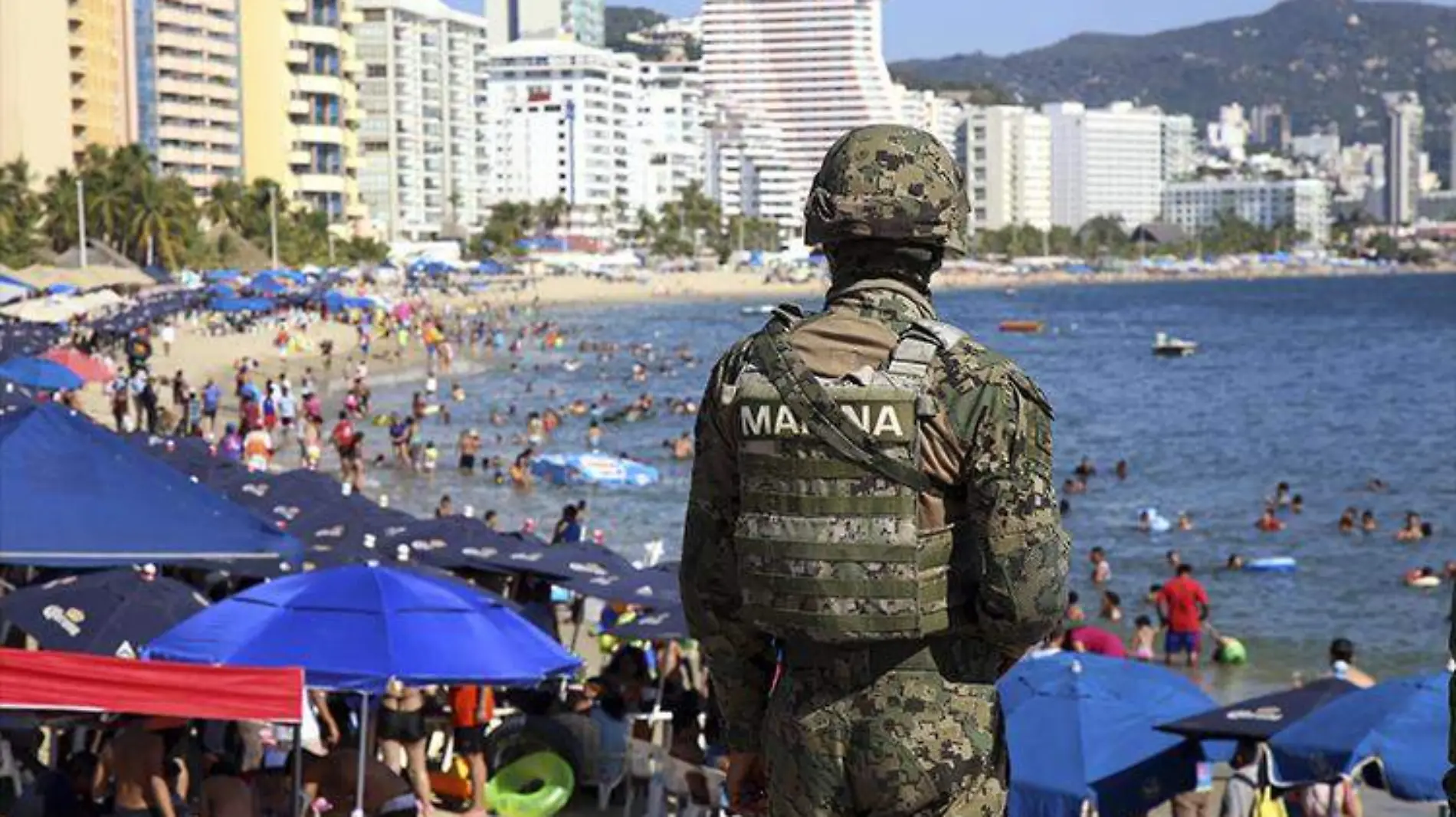 marina-acapulco-vacacionistas