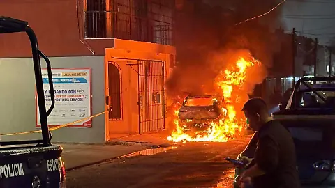 camioneta incendiada en Oxxo de fraccionamiento carrizal vilahermosa tabasco - El Heraldo de Tabasco | Noticias Locales, Policiacas, sobre México, Tabasco y el Mundo