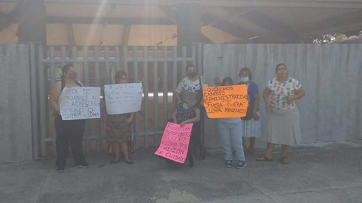 Padres-Protesta-Pancartas copia