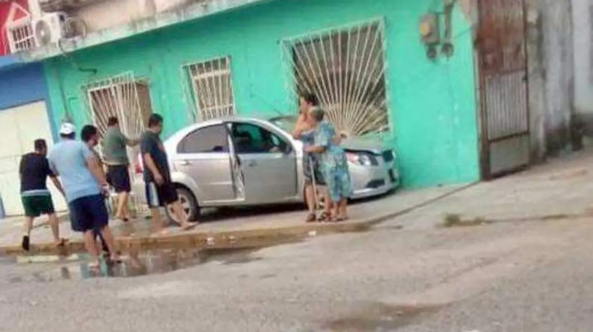 Se-estampa-contra-casa