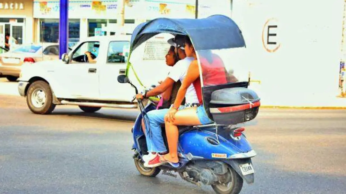 CARPAS-EN-MOTOS-IVAN-SANCHEZ-(3)-copia