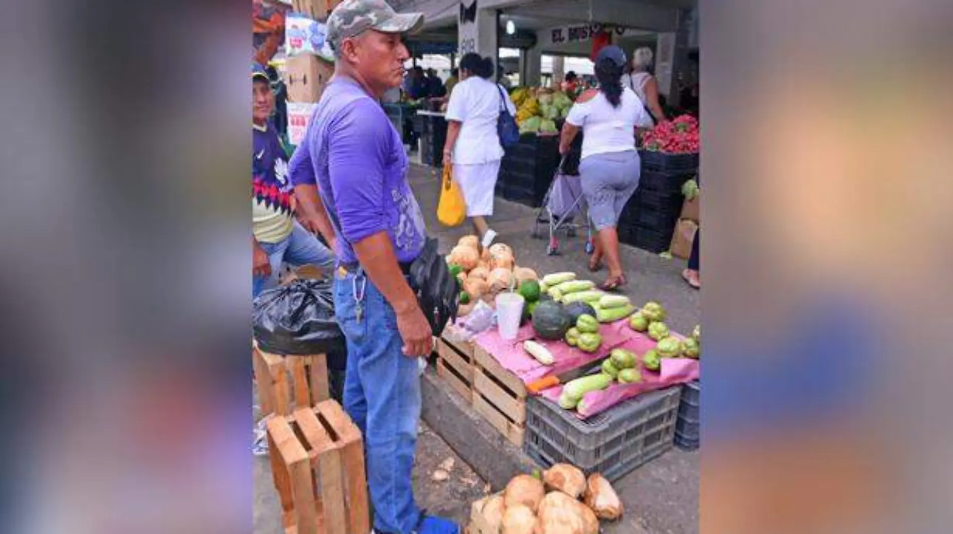 Ambulantes-se-regresan-del-mercado-provisional