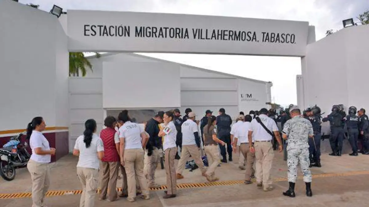 MOTIN-DE-MIGRANTES-EN-LA-ESTACION-MIGRATORIA-VILLAHERMOSA-JCH35