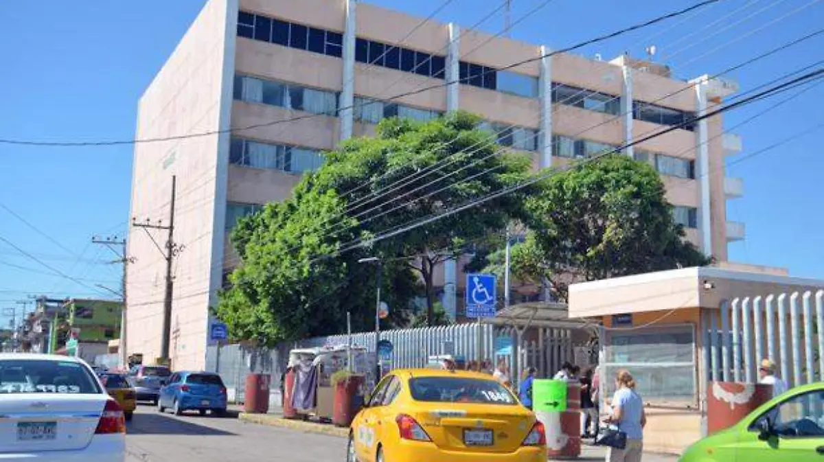 BLINDAN-H-DE-PEMEX-CON-POLICIA-ESPECIAL-DE-PEMEX-JCH19