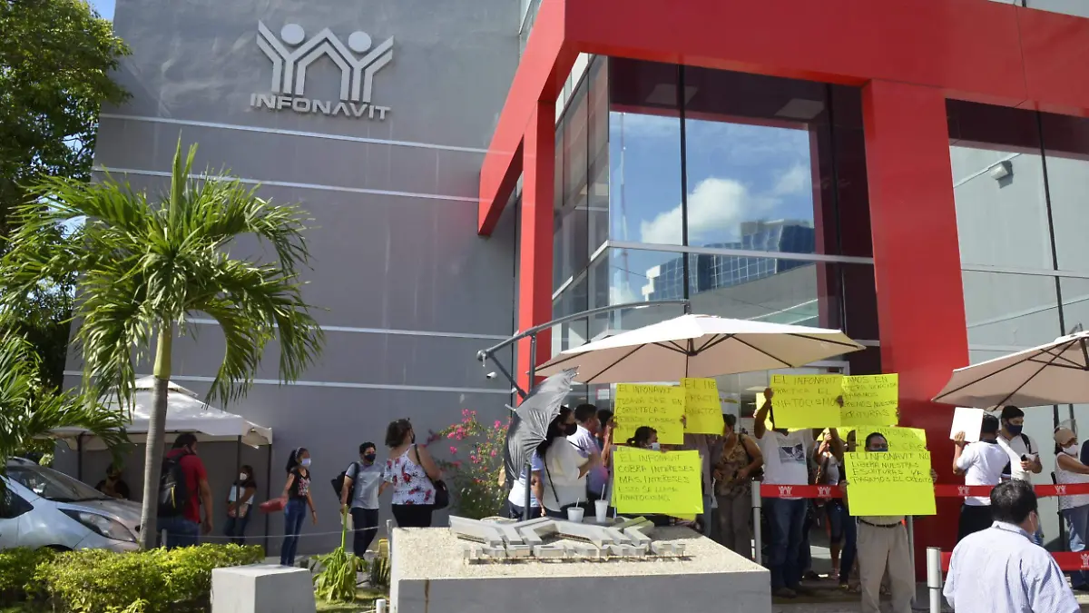 PROTESTA EN INFONAVIT-JCH (2)