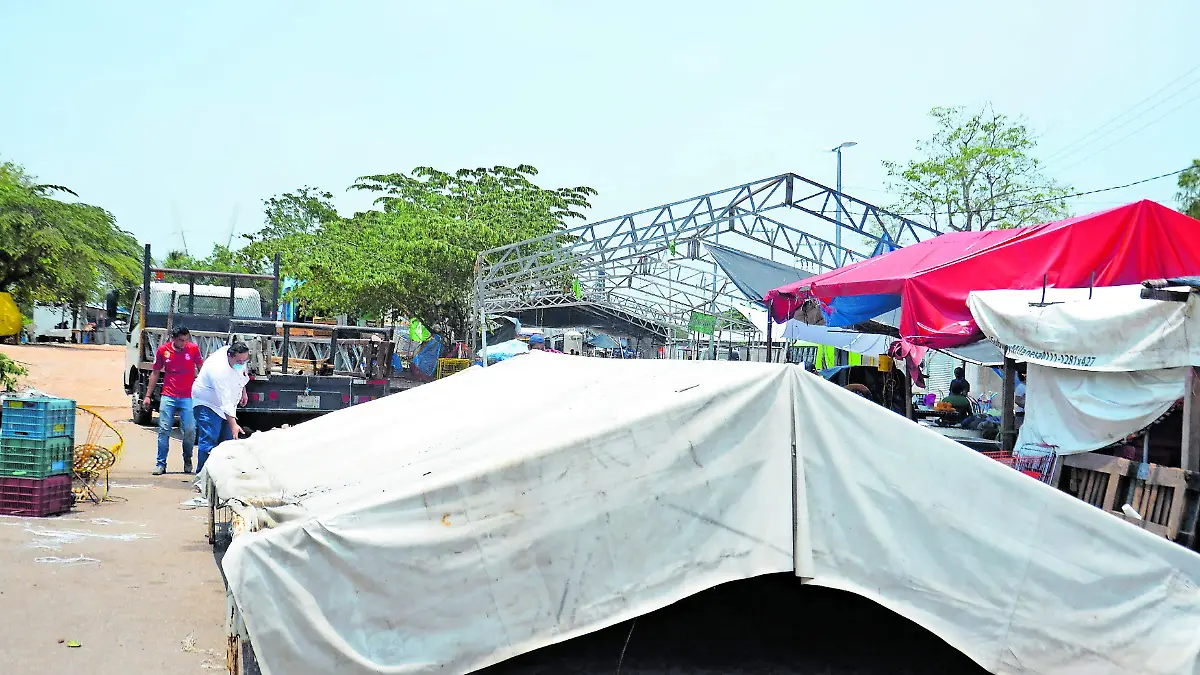 QUITAN TOLDOS A AMBULANTES EN CASA BLANCA-JCH28_CMYK