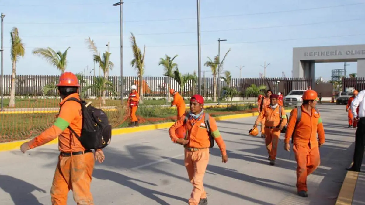 Refinería-Olmeca-Carlos-Trabajadores