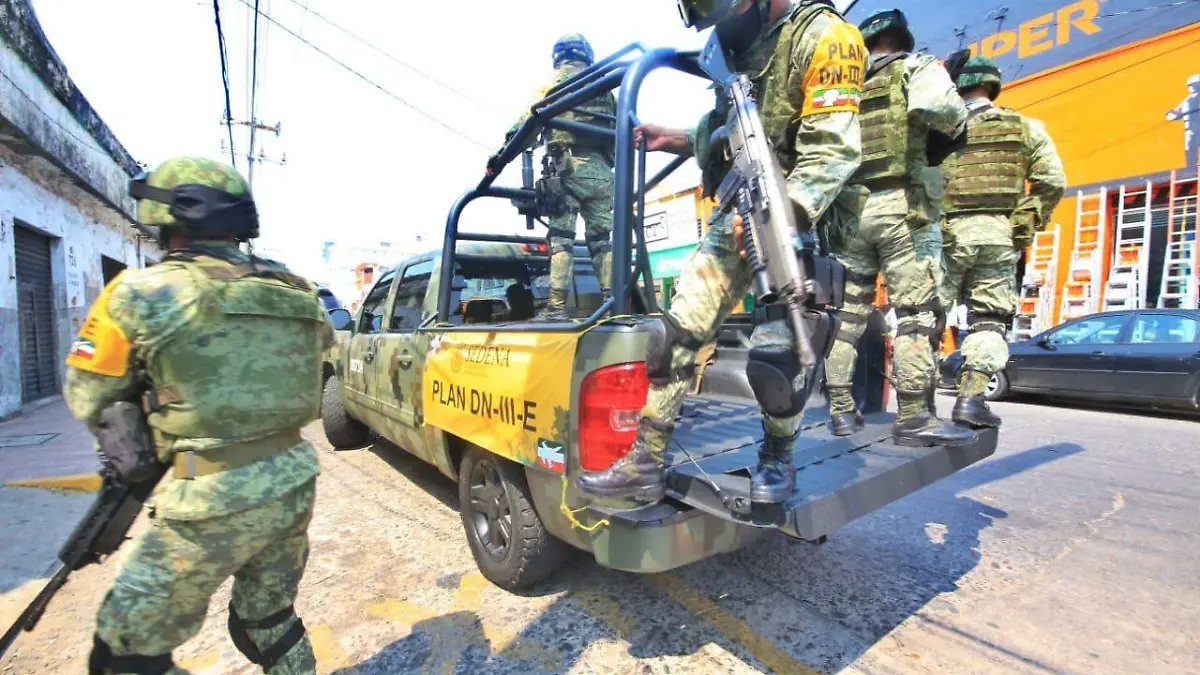 SEDENA RECORRE DIFERENTES PUNTOS DE LA CIUDAD EXHORTANDO A LA POBLACION-IVAN SANCHEZ (5)