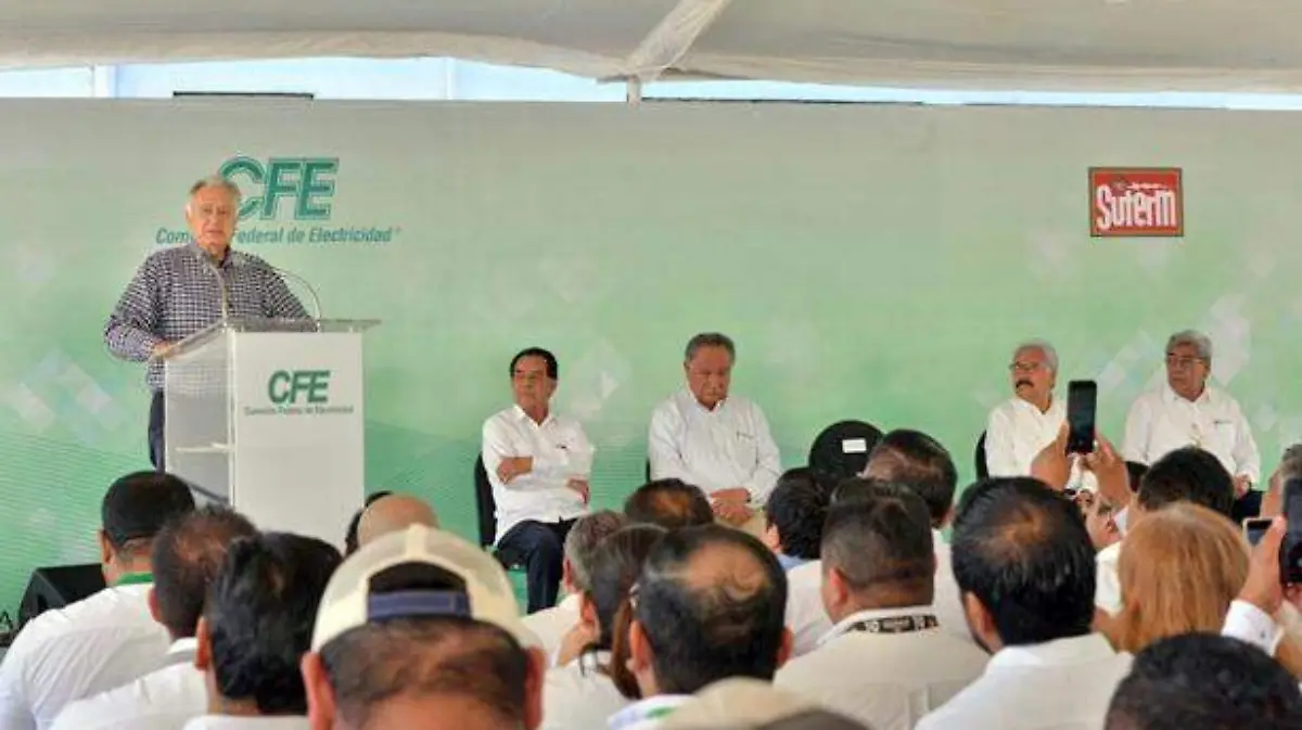 MANUEL-BARLET-EN-TABASCO-CFE-SU-TITER-DE-EL24
