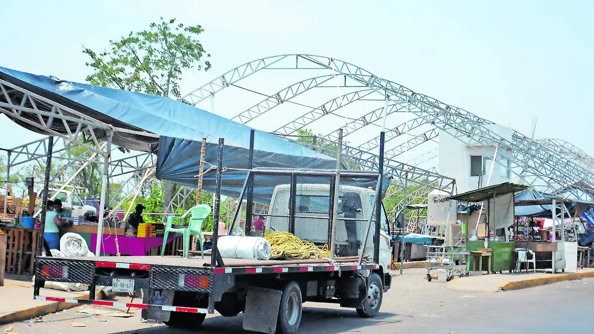 QUITAN TOLDOS A AMBULANTES EN CASA BLANCA-JCH30_CMYK