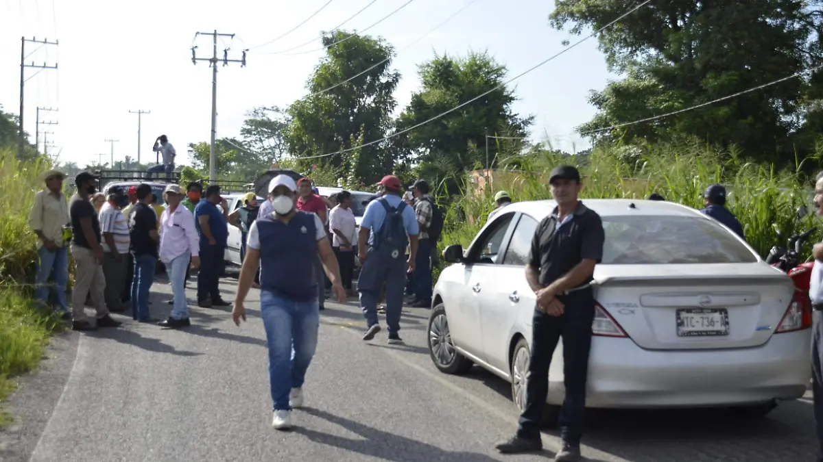 BLOQUEO DE ACACHAPAN Y COLMENA-JCH67