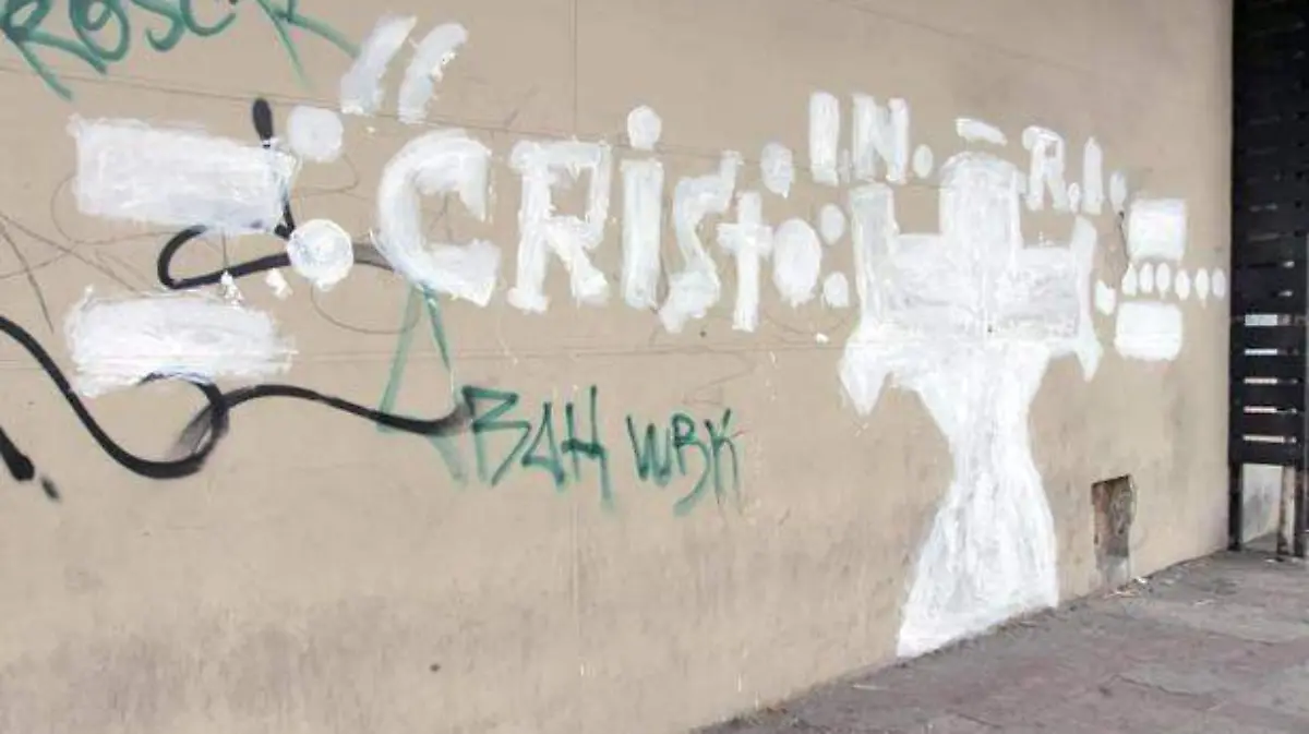 Artista-misterioso-propaga-su-fe2