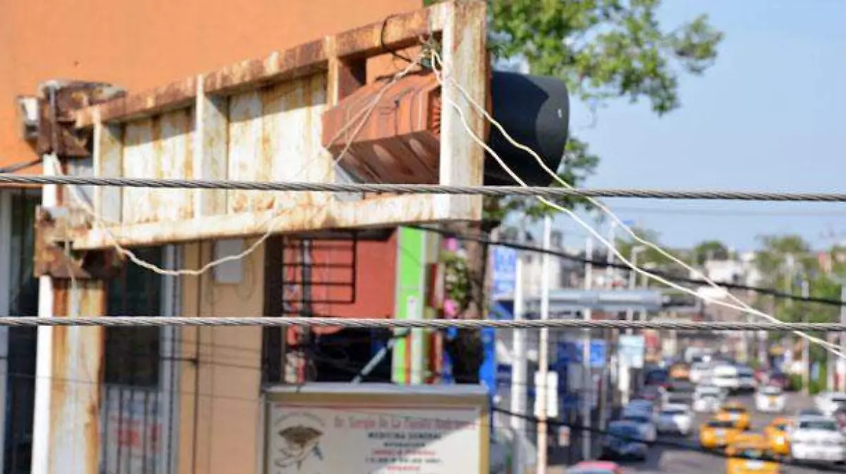 TEMA-1-SEMAFORO-JCH77