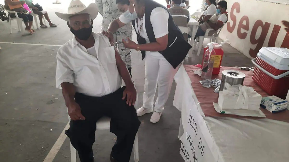 Vacunación en Jonuta (25)