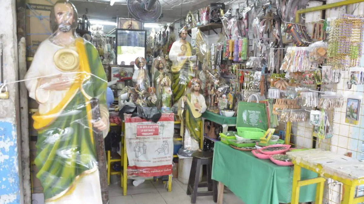 Productos de San Judas Tadeo comienzan a invadir los escaparates