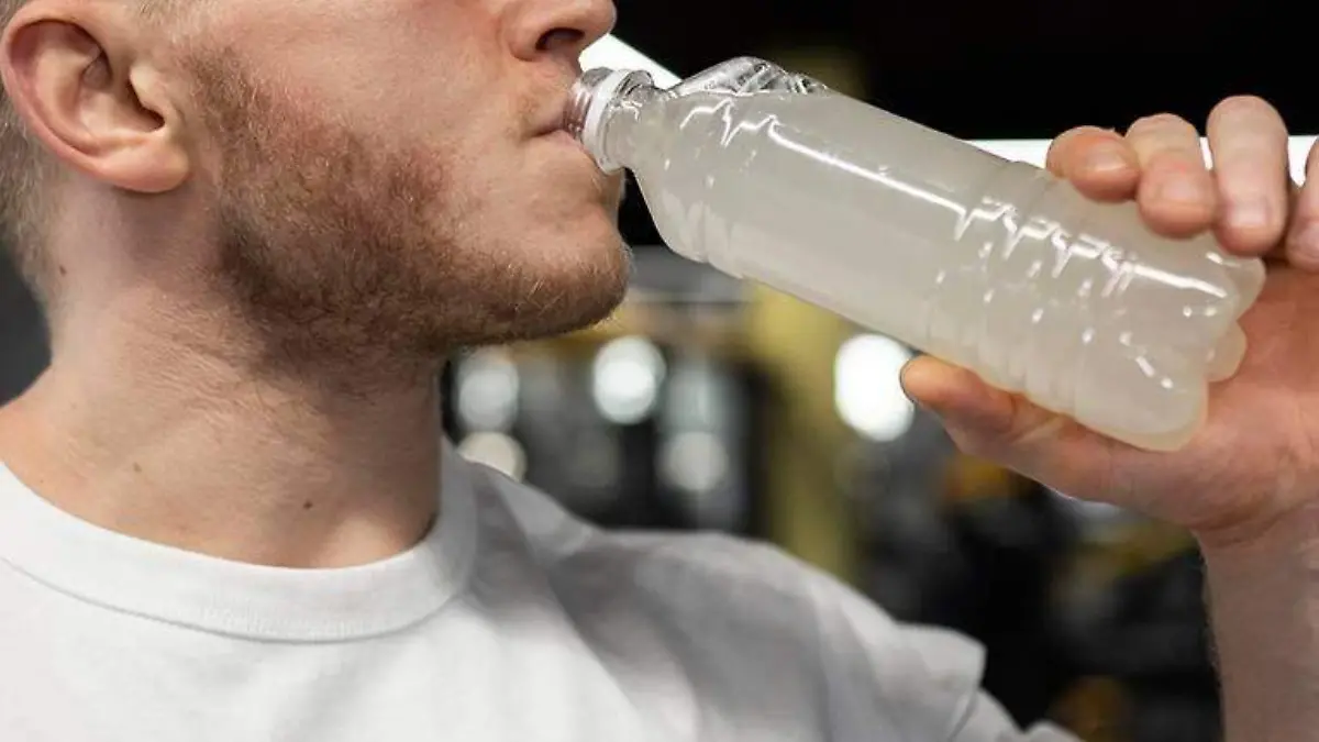 Uno de los productos más socorridos en el ramo de las bebidas, ya sea por su consumo por parte de los deportistas o para aliviar los males de la cruda después de una buena fiesta son las bebidas hidratantes