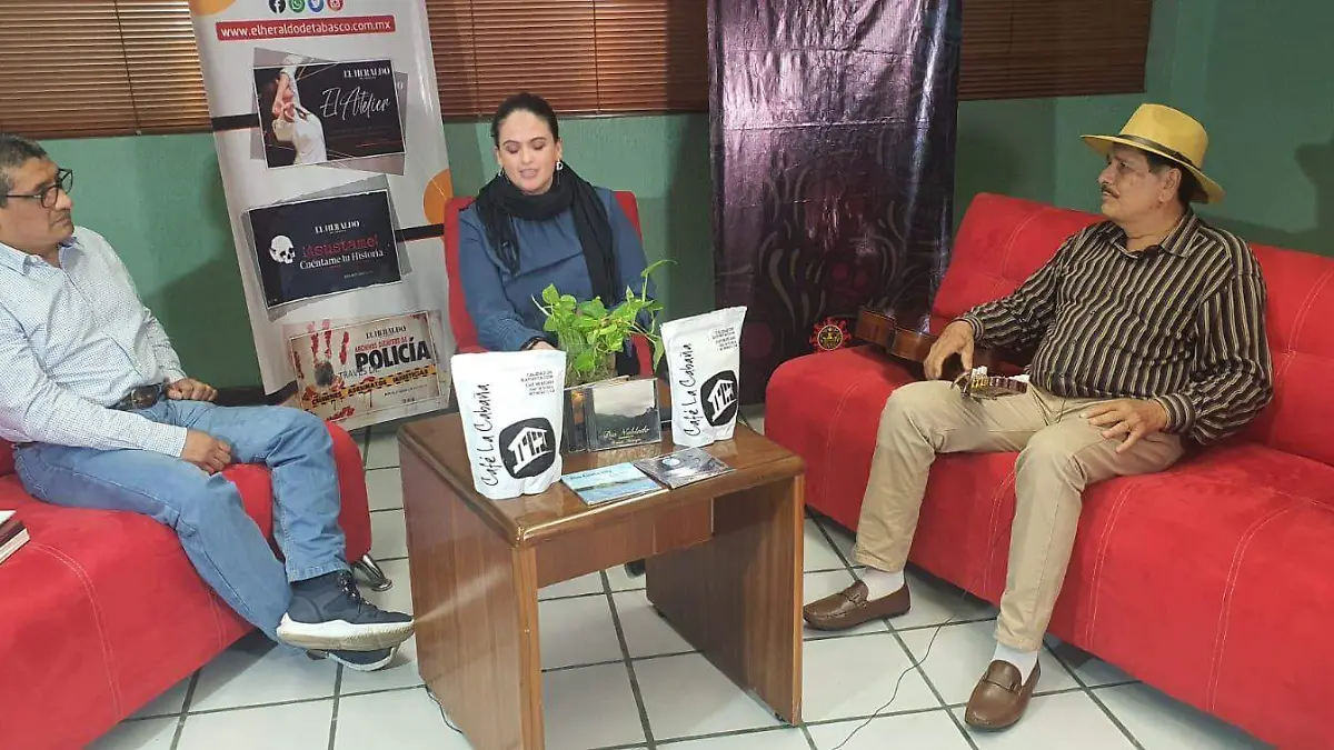 Trova y letras engalanaron a El Atelier